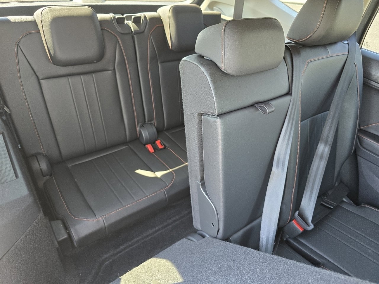 Used 2024 Volkswagen Tiguan Wolfsburg Edition FWD image 18