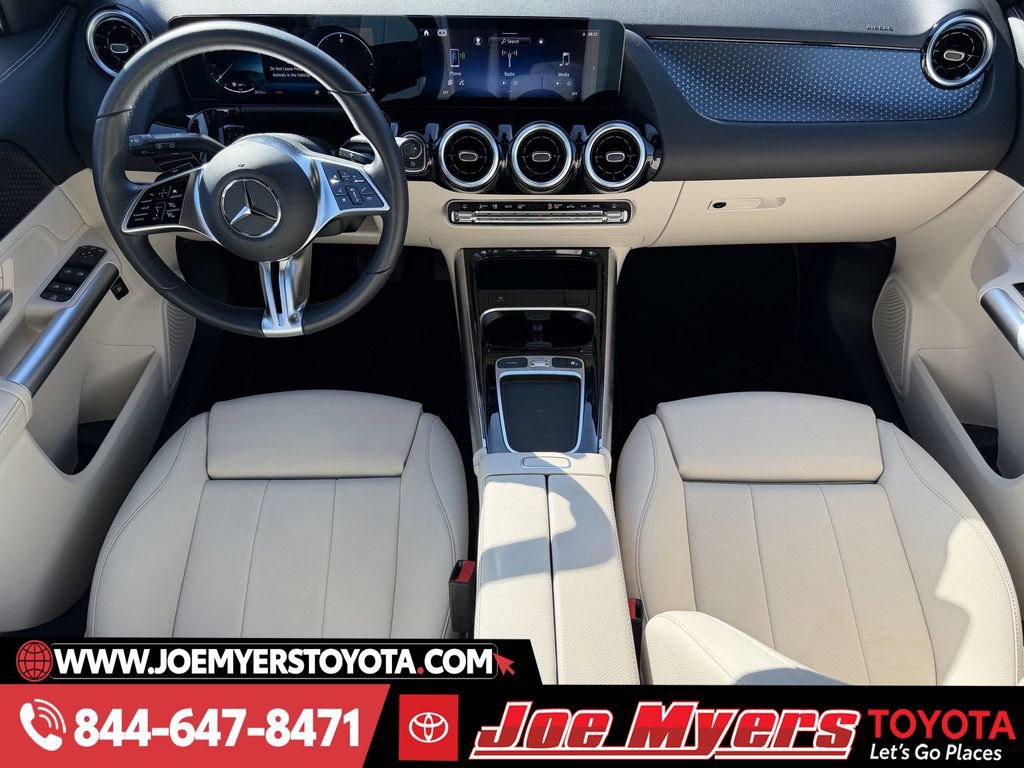 Used 2025 Mercedes-Benz GLA 250 4MATIC image 13