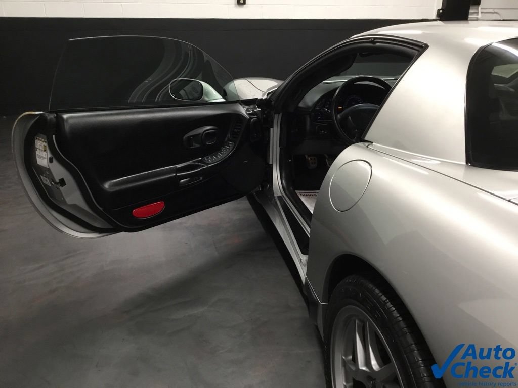 Used 2004 Chevrolet Corvette Z06 w/ Memory Package RWD image 15
