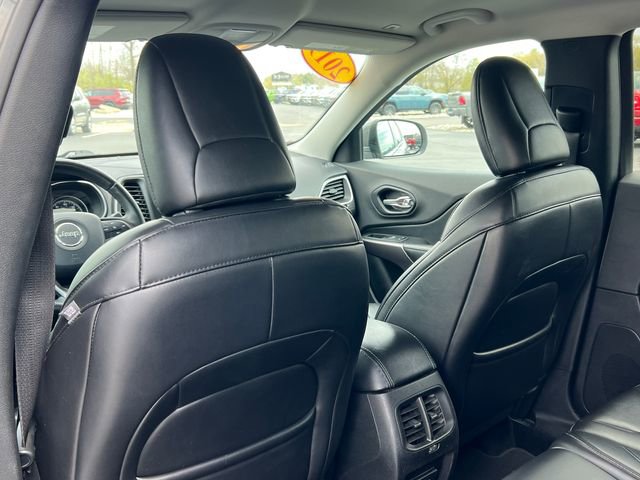 Used 2019 Jeep Cherokee Latitude Plus AWD/4WD image 33