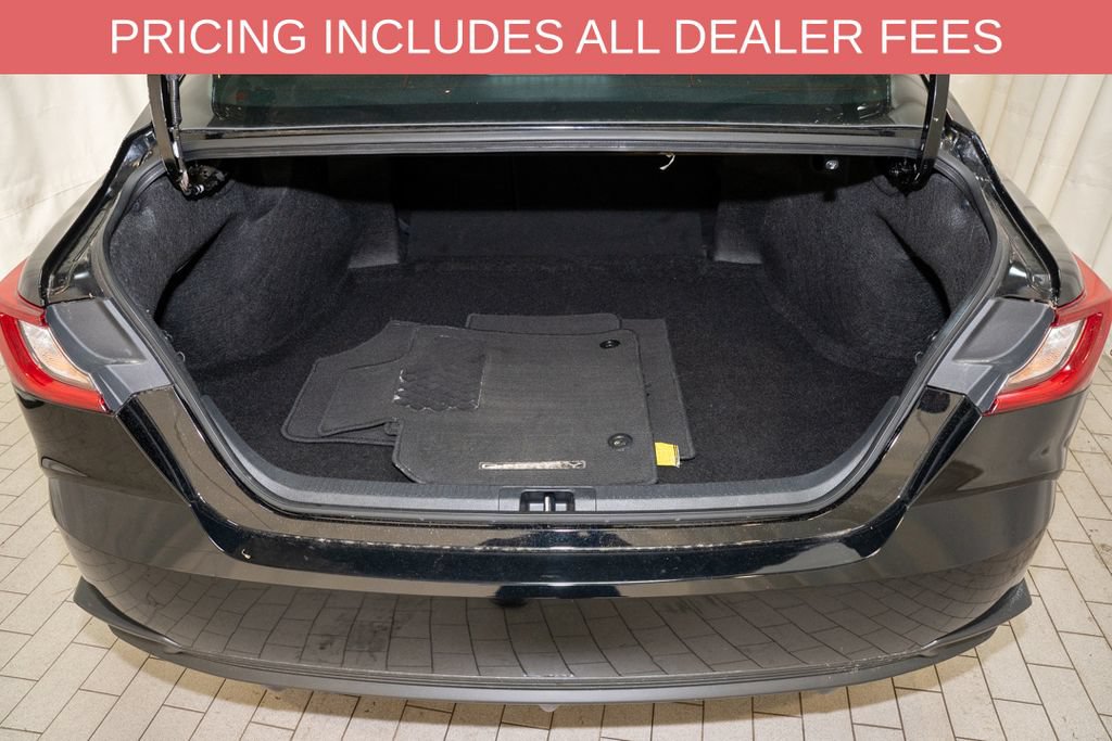 Used 2025 Toyota Camry SE FWD image 5