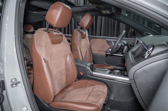 New 2026 Mercedes-Benz GLA 35 AMG 4MATIC image 14