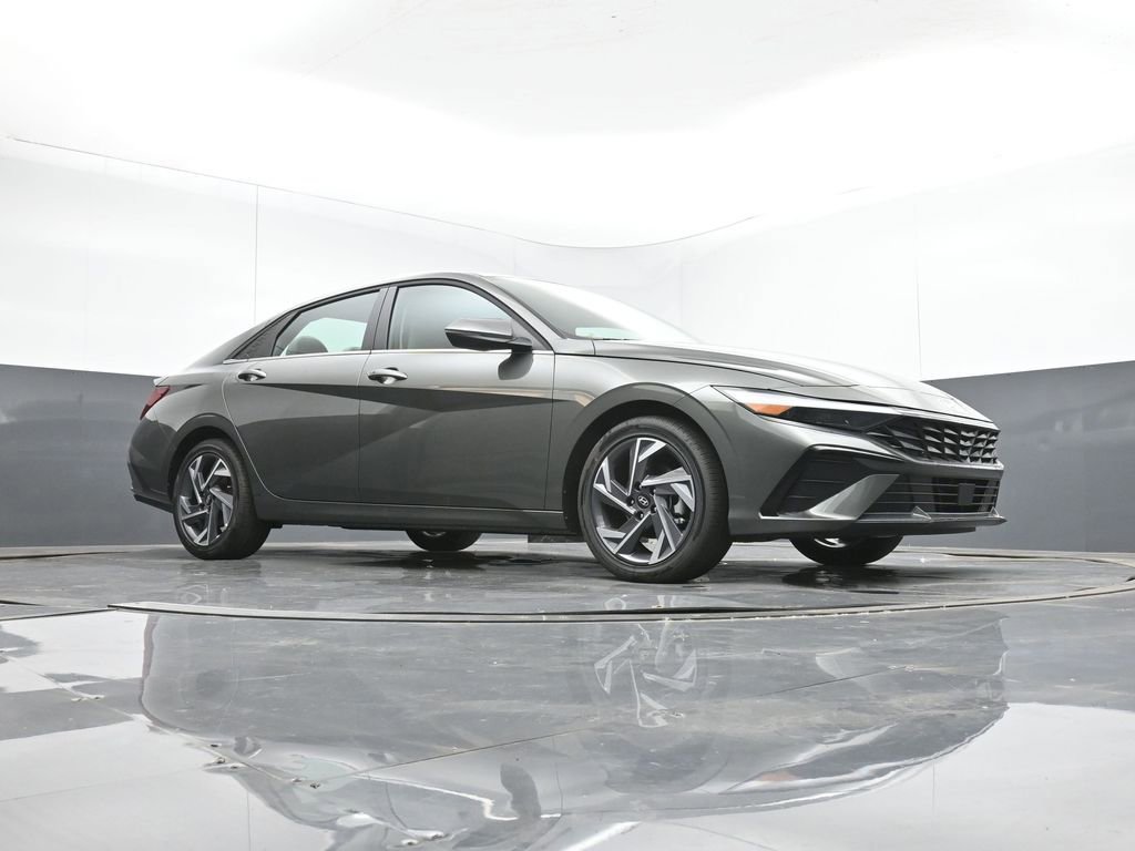 New 2026 Hyundai Elantra Limited image 43