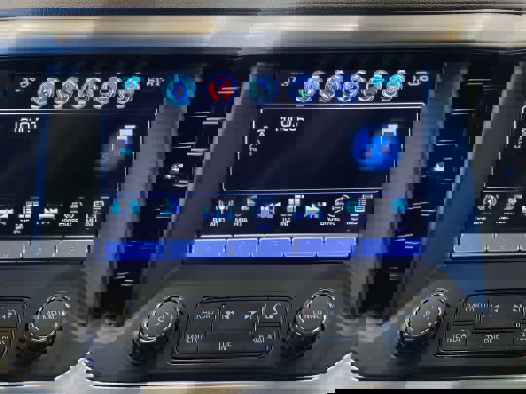 Used 2018 GMC Acadia SLT image 19