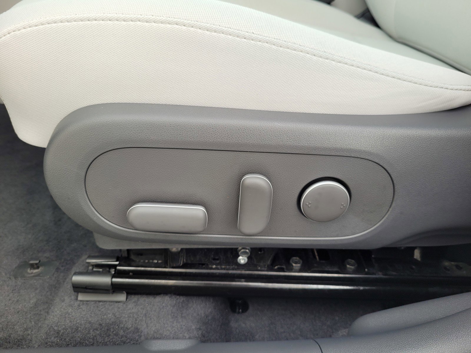 Used 2024 Hyundai Kona SEL image 11