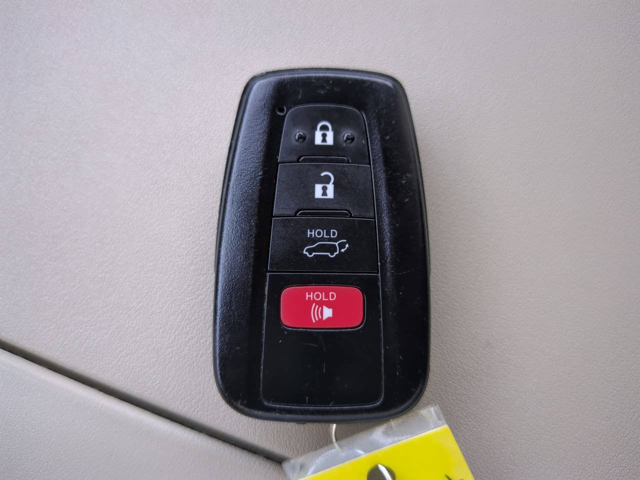 Used 2023 Toyota Highlander XLE AWD/4WD image 29