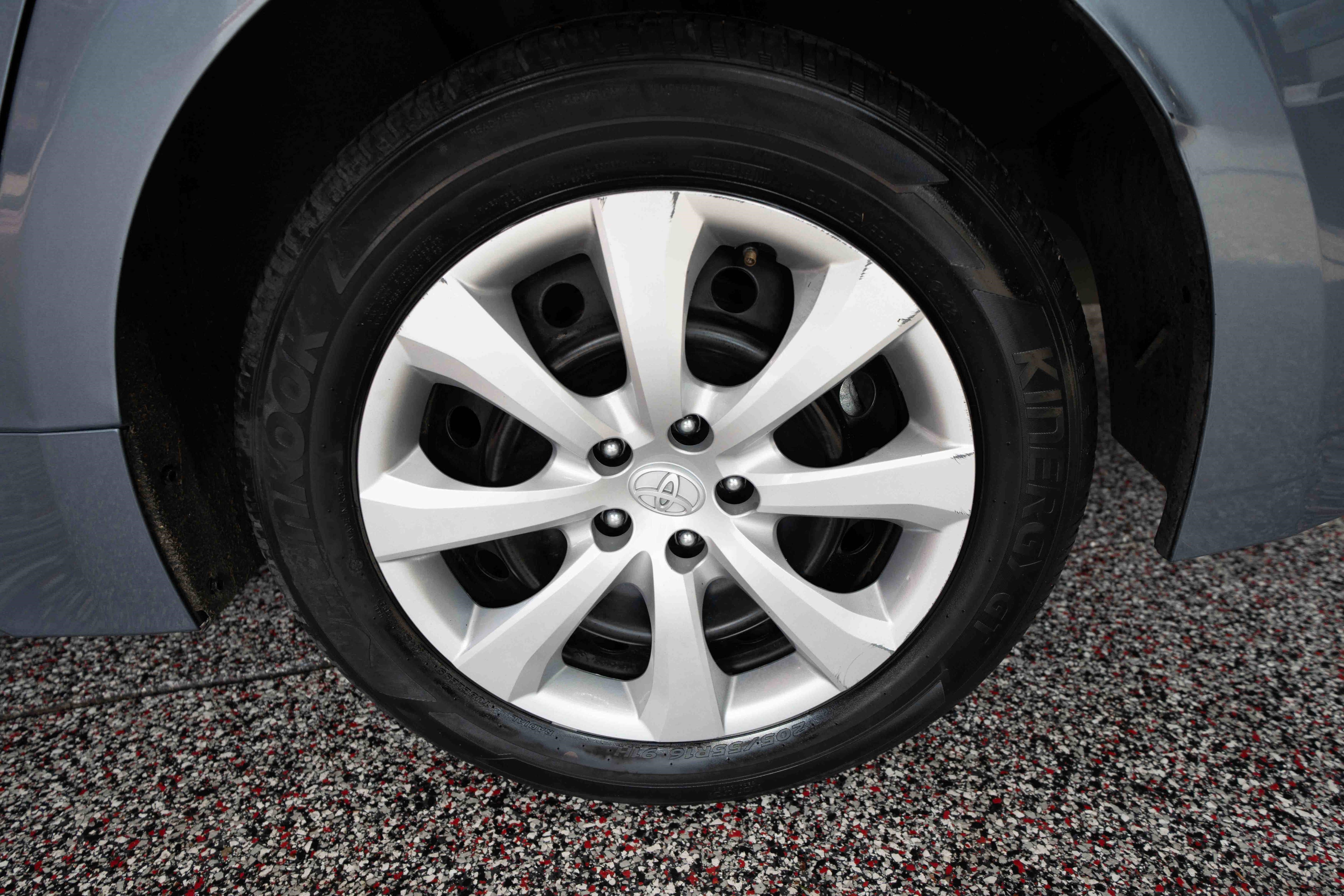 Used 2024 Toyota Corolla LE image 28