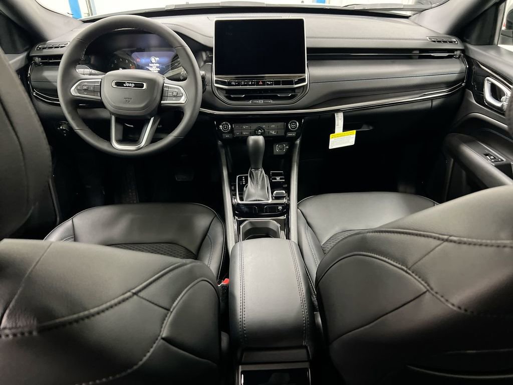 New 2026 Jeep Compass Latitude AWD/4WD image 10
