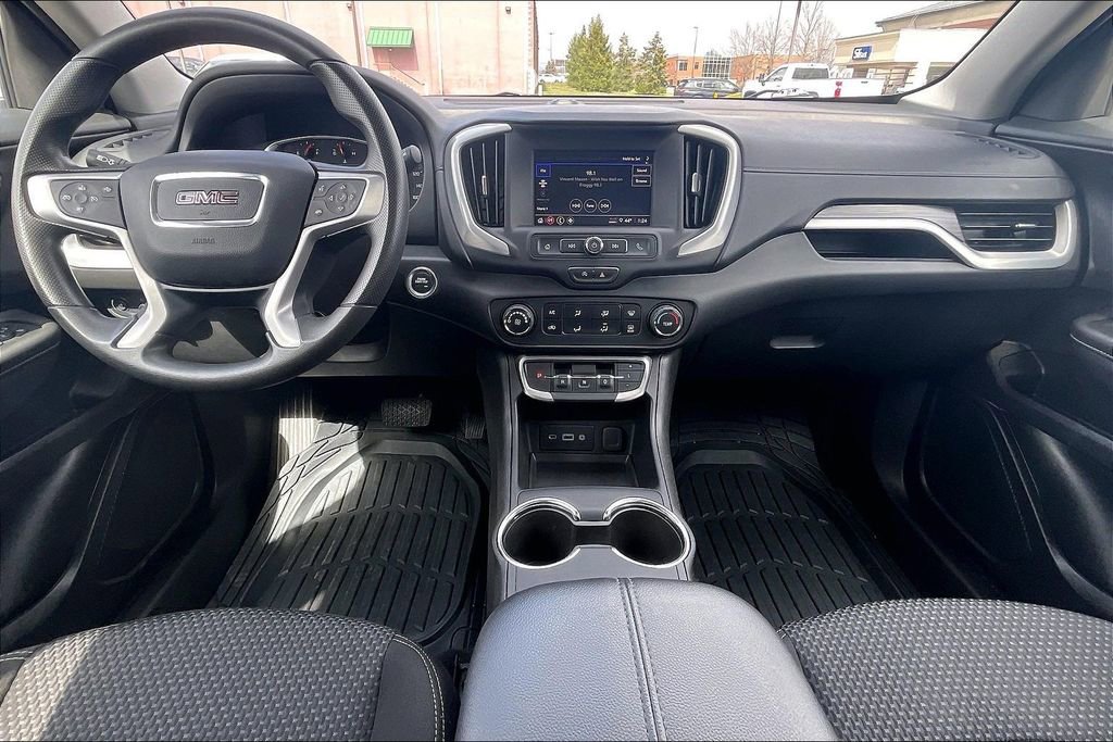 Used 2024 GMC Terrain SLE image 14
