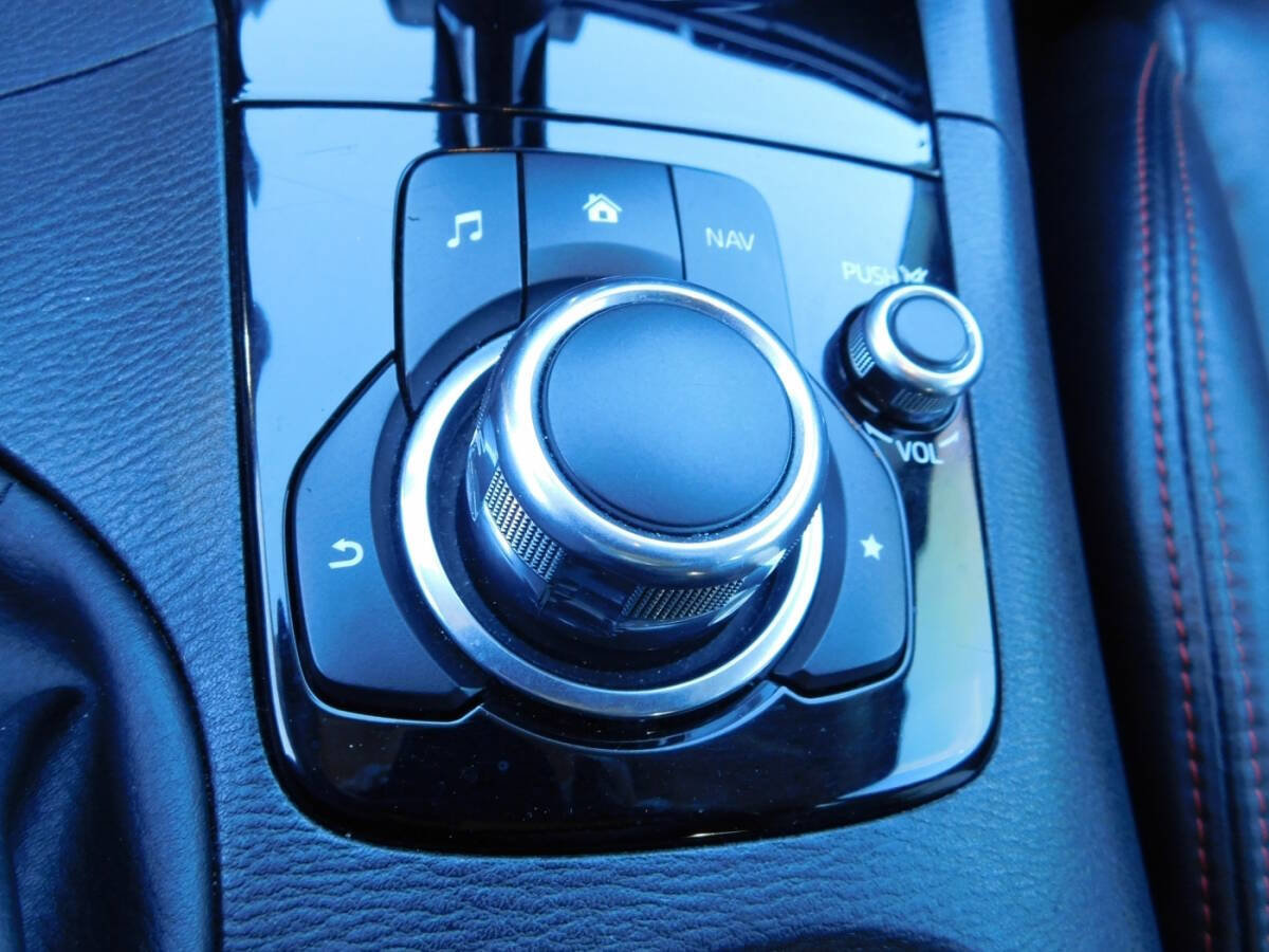 Used 2015 MAZDA MAZDA3 i Grand Touring image 17