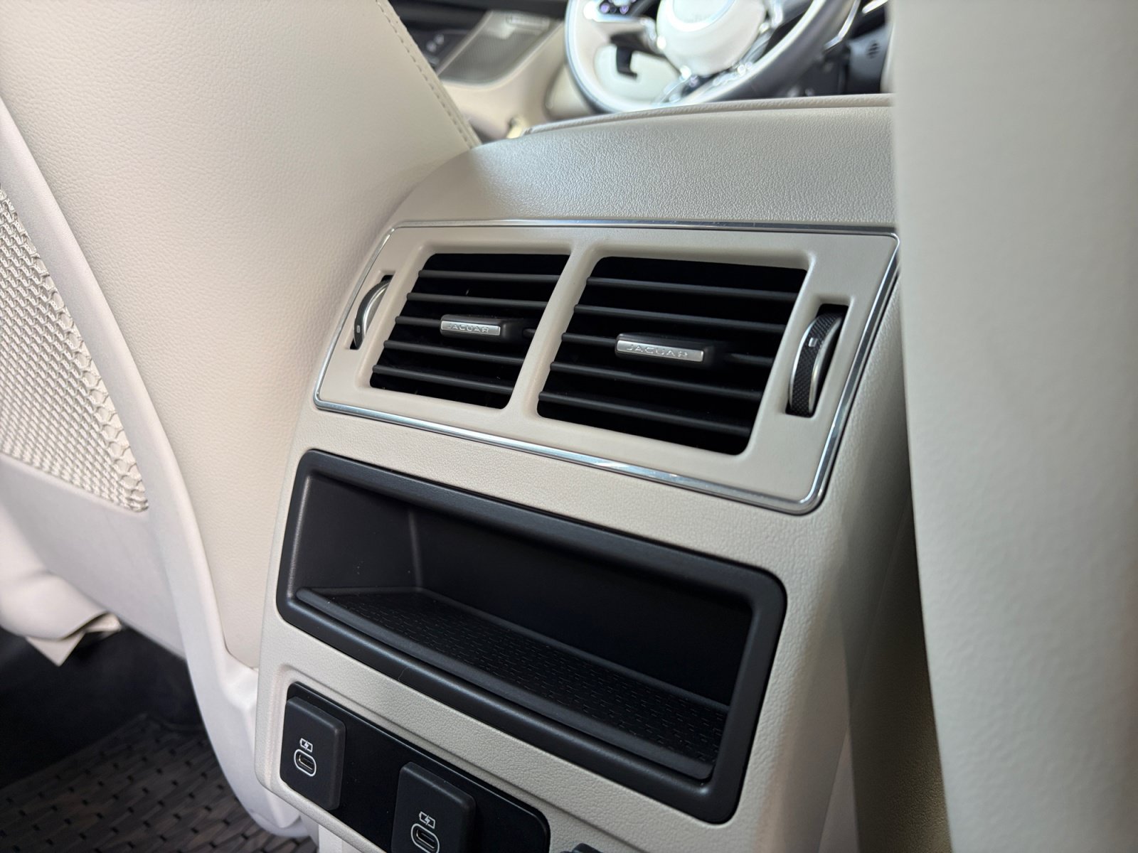 Certified 2026 Jaguar F-PACE R-Dynamic S AWD/4WD image 30