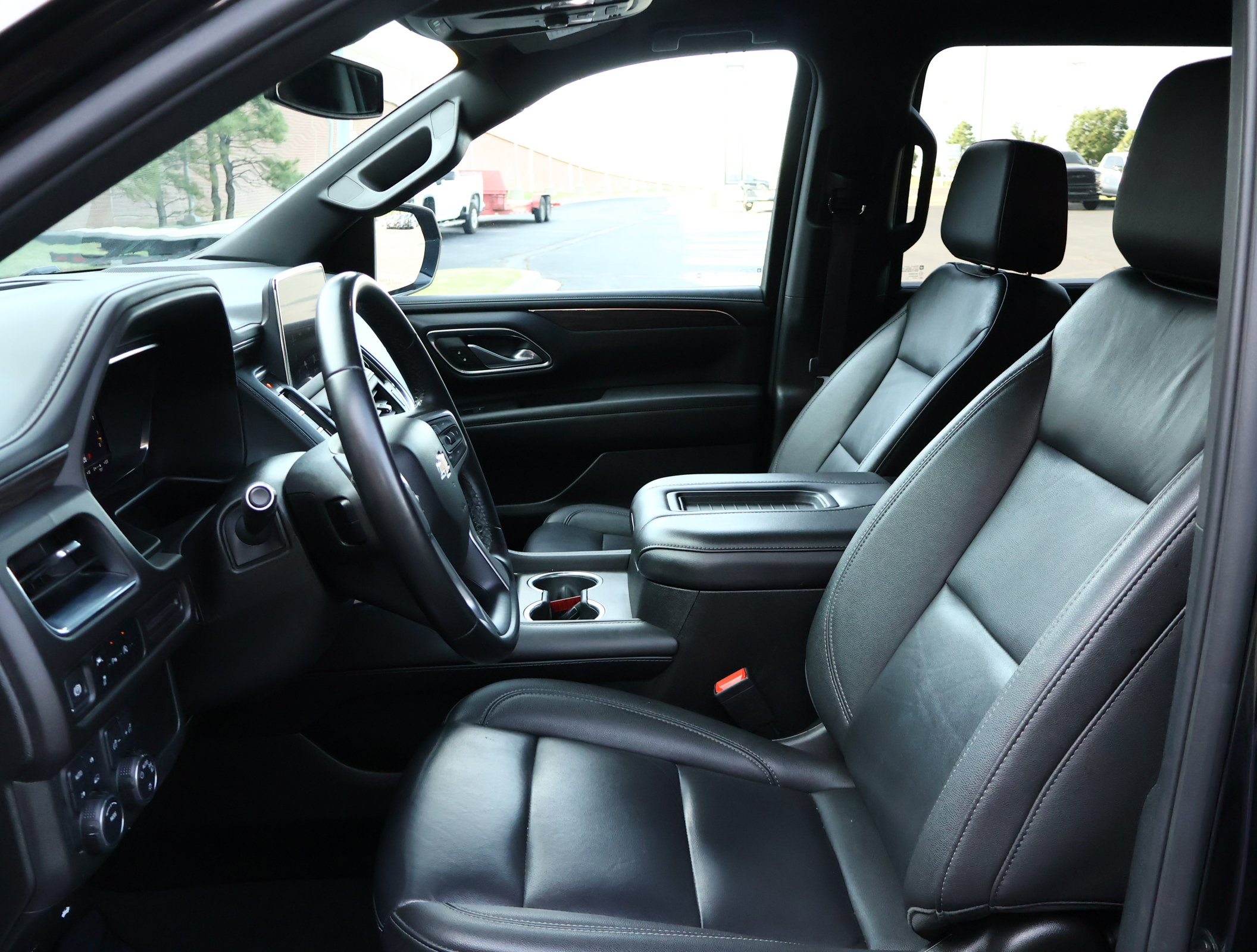 Used 2024 Chevrolet Suburban LT AWD/4WD image 11