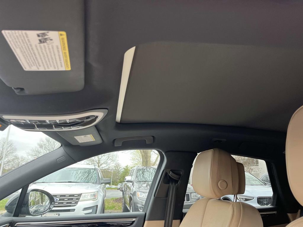 Used 2020 Porsche Macan Base image 19