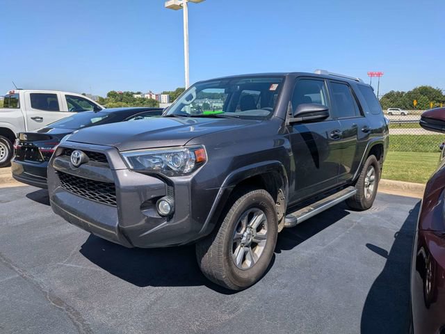 Used 2017 Toyota 4Runner SR5 AWD/4WD image 5