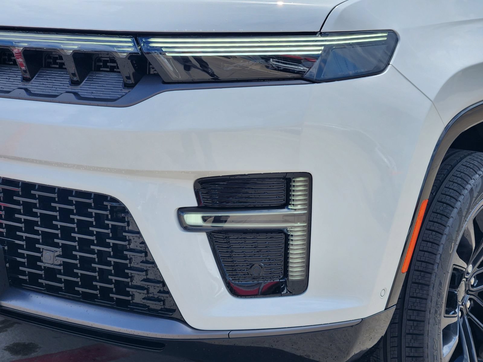 New 2026 Jeep Grand Wagoneer L Summit AWD/4WD image 9