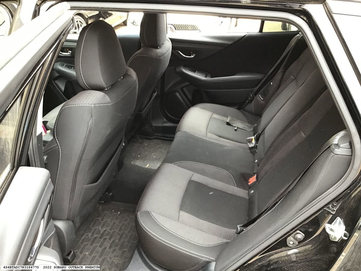 Used 2022 Subaru Outback Premium AWD/4WD image 14