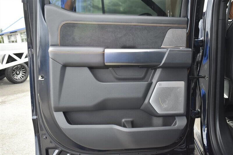 Used 2024 Ford F350 Platinum image 22