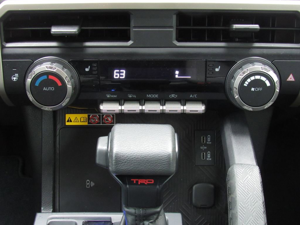 Certified 2024 Toyota Tacoma TRD Off-Road w/ TRD Off Road Upgrade Package AWD/4WD image 33