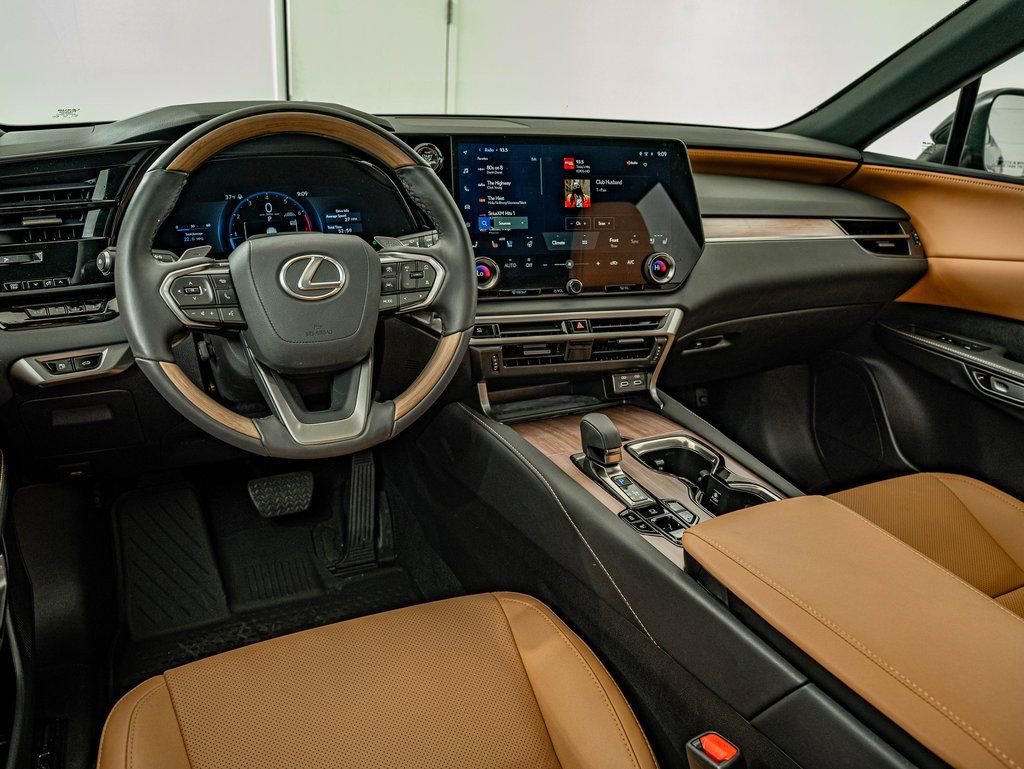 Certified 2025 Lexus RX 350 Premium w/ Convenience Package AWD/4WD image 4