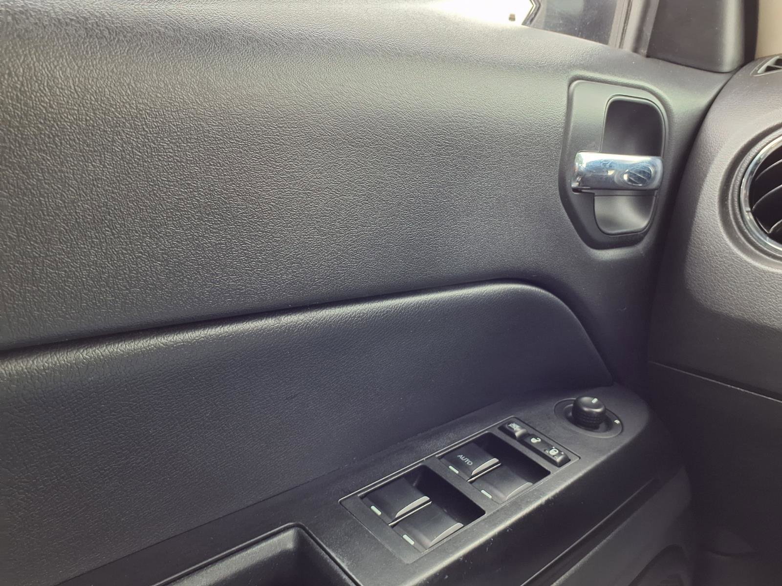 Used 2015 Jeep Patriot Sport w/ Power Value Group image 14