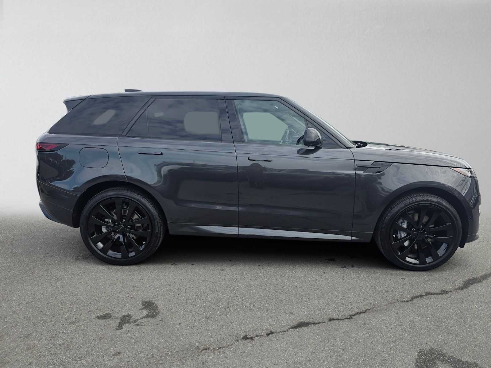 New 2026 Land Rover Range Rover Sport Dynamic SE AWD/4WD image 6