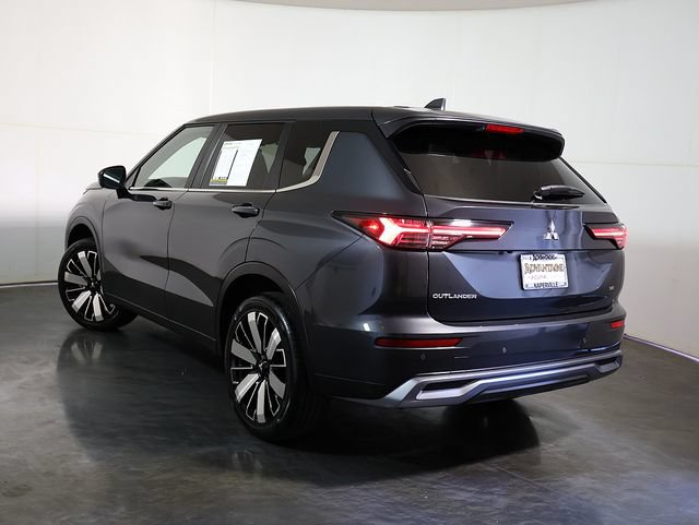 Used 2025 Mitsubishi Outlander SE FWD video 2