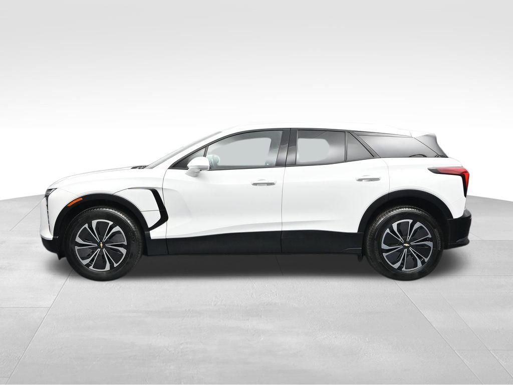 Used 2024 Chevrolet Blazer EV LT AWD/4WD image 2