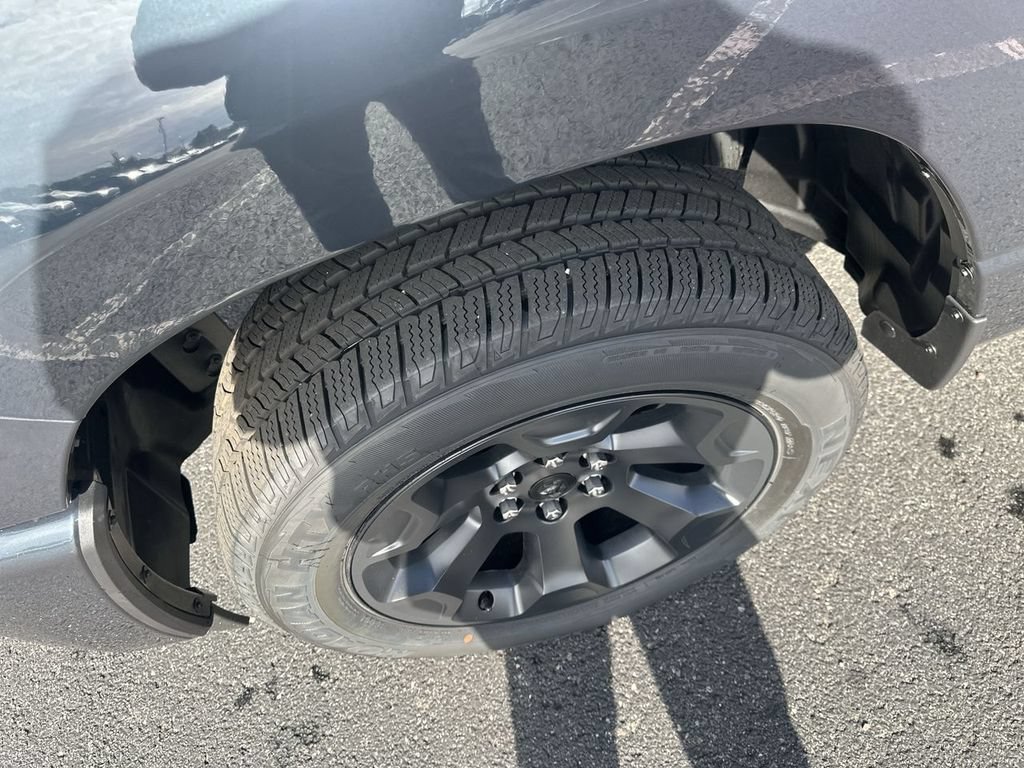 New 2026 RAM 1500 Express AWD/4WD image 16