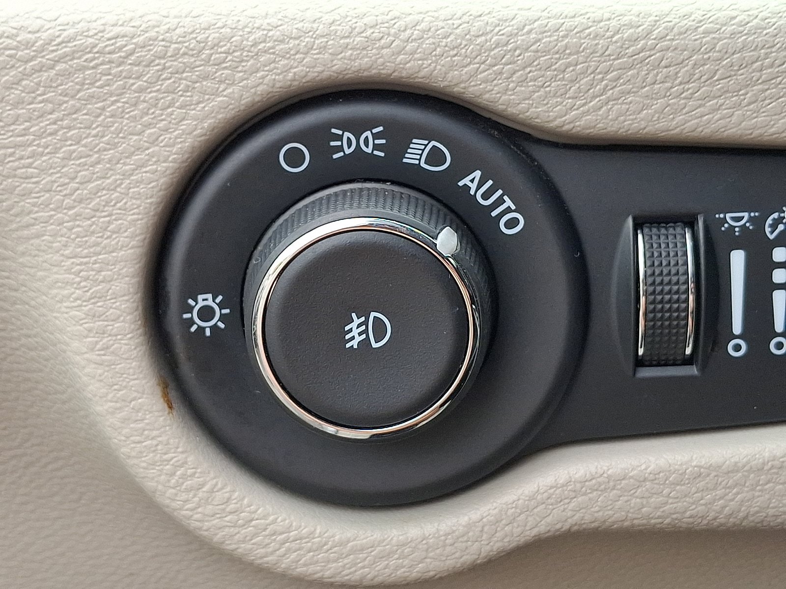 Used 2024 Chrysler Pacifica Touring-L FWD image 25