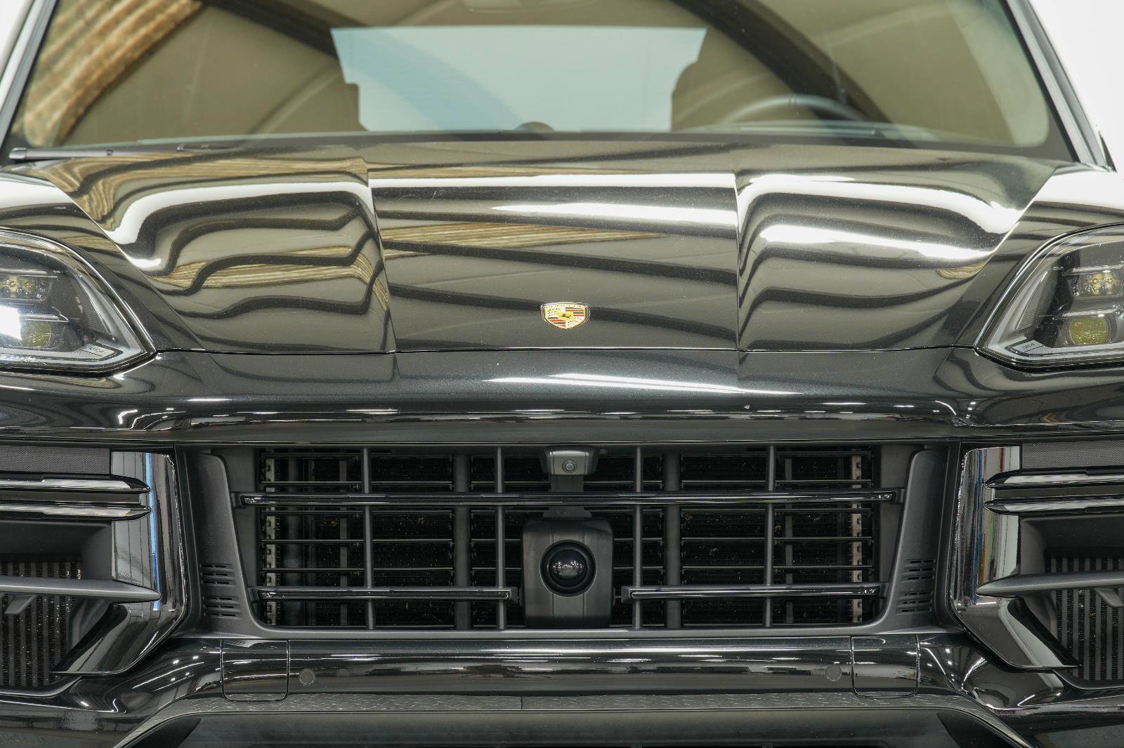 Used 2024 Porsche Cayenne Turbo GT image 5