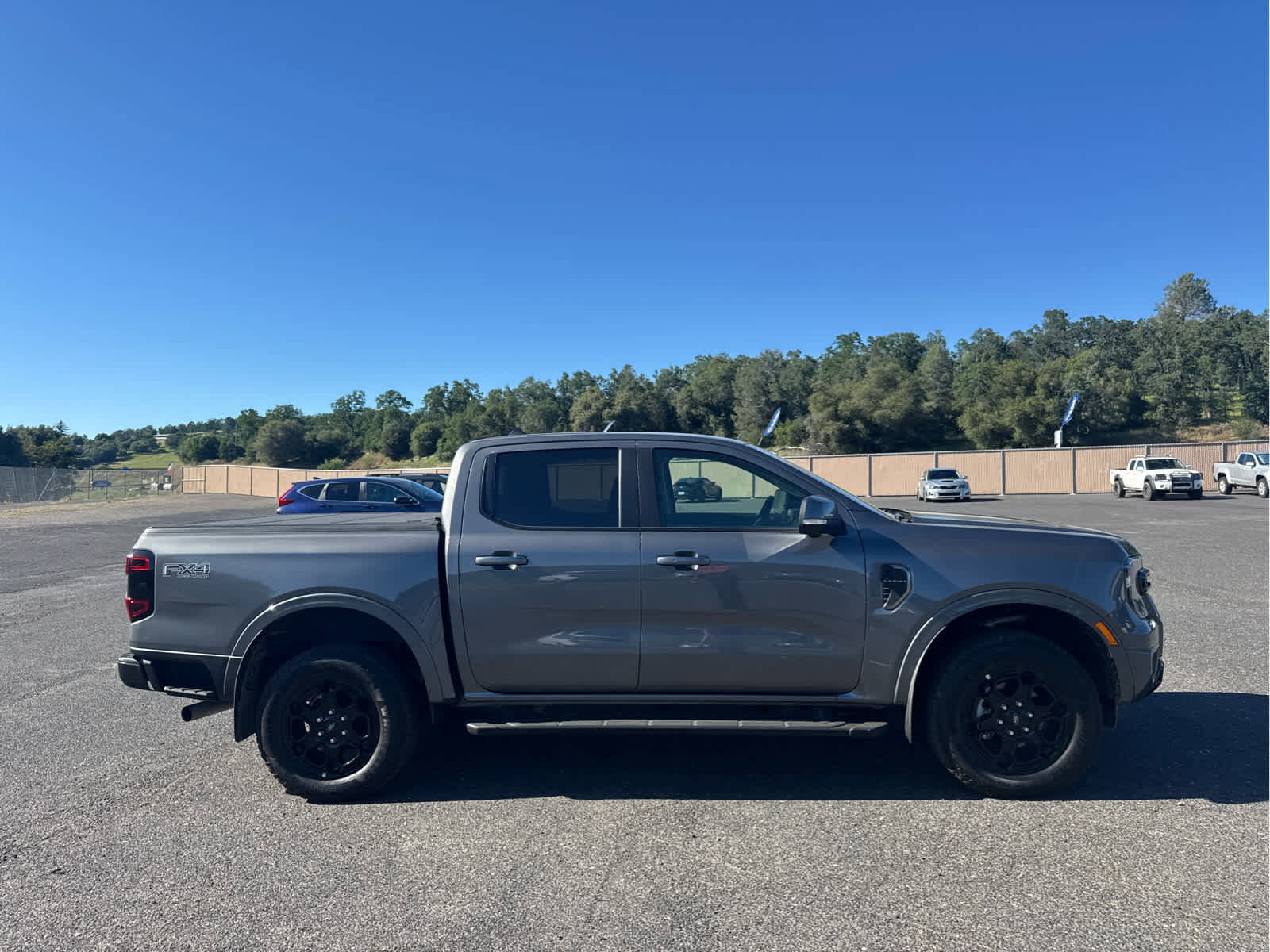 Used 2025 Ford Ranger Lariat w/ FX4 Off-Road Package AWD/4WD image 4