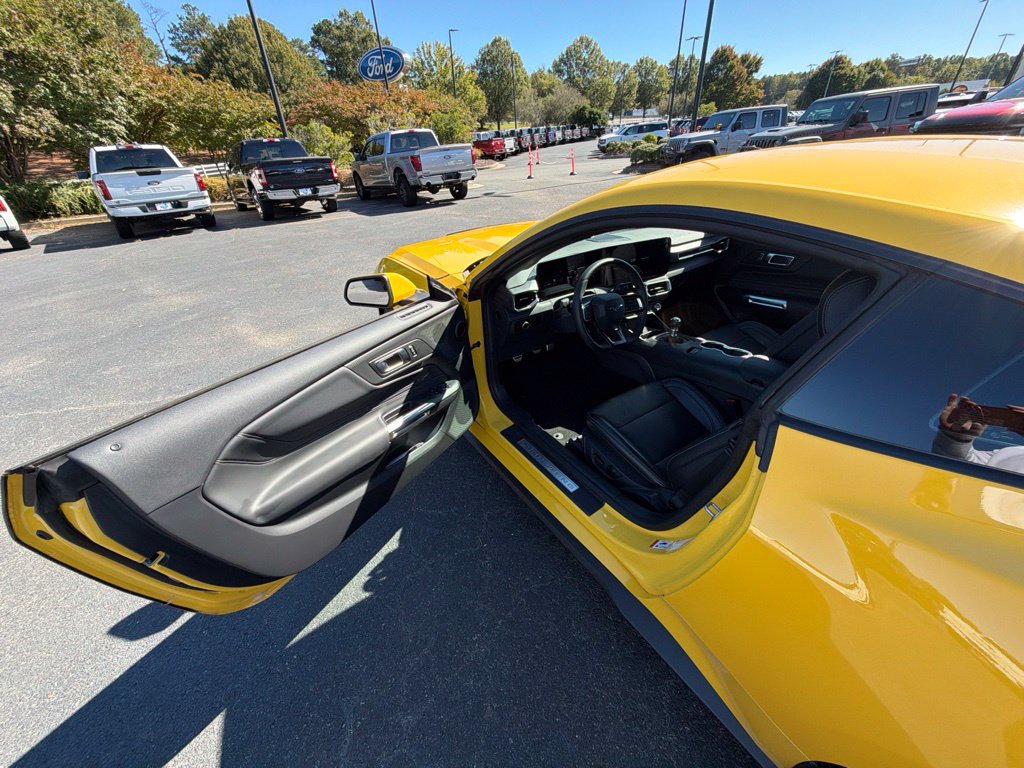 Used 2024 Ford Mustang GT Premium RWD image 11