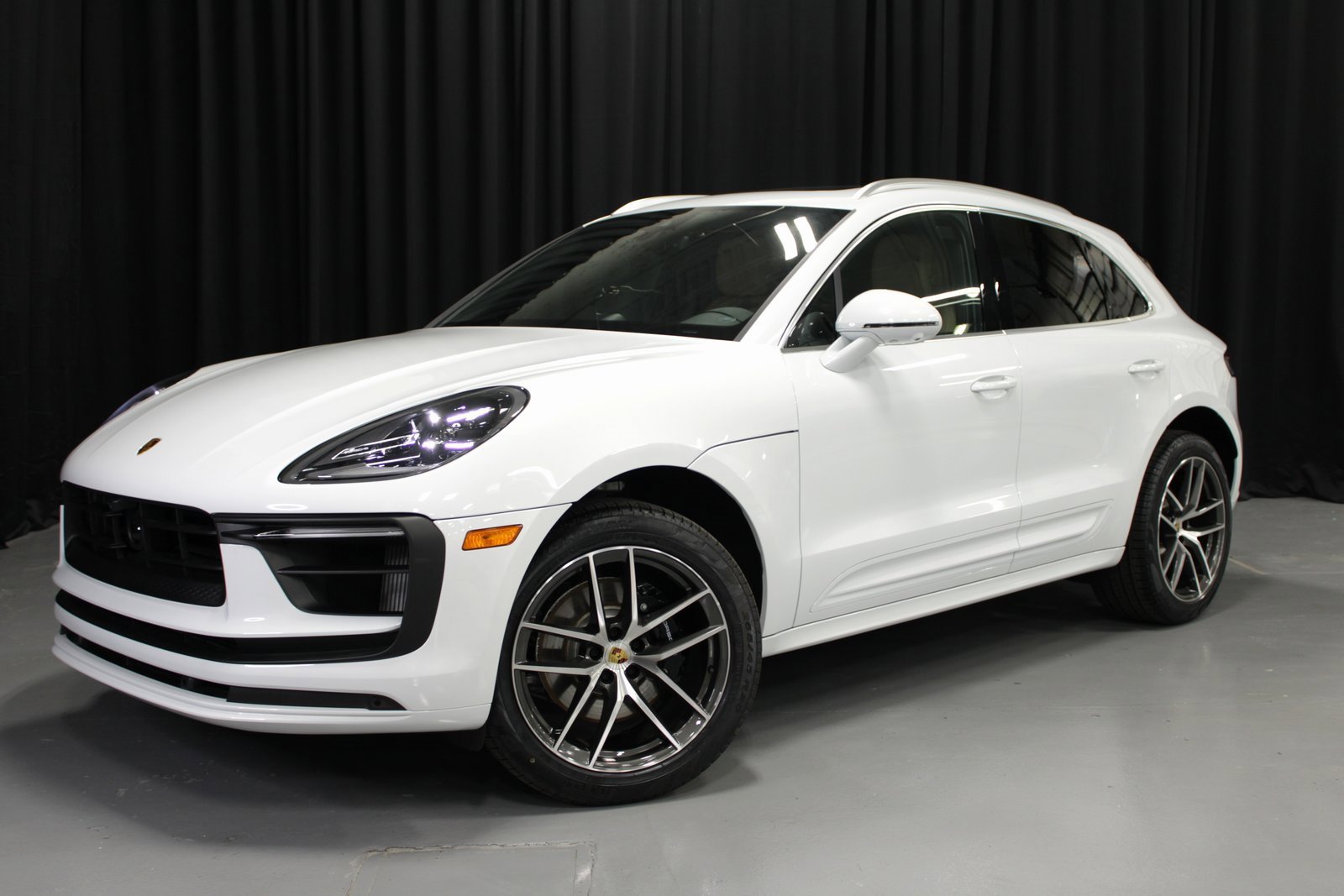 New 2025 Porsche Macan S image 1