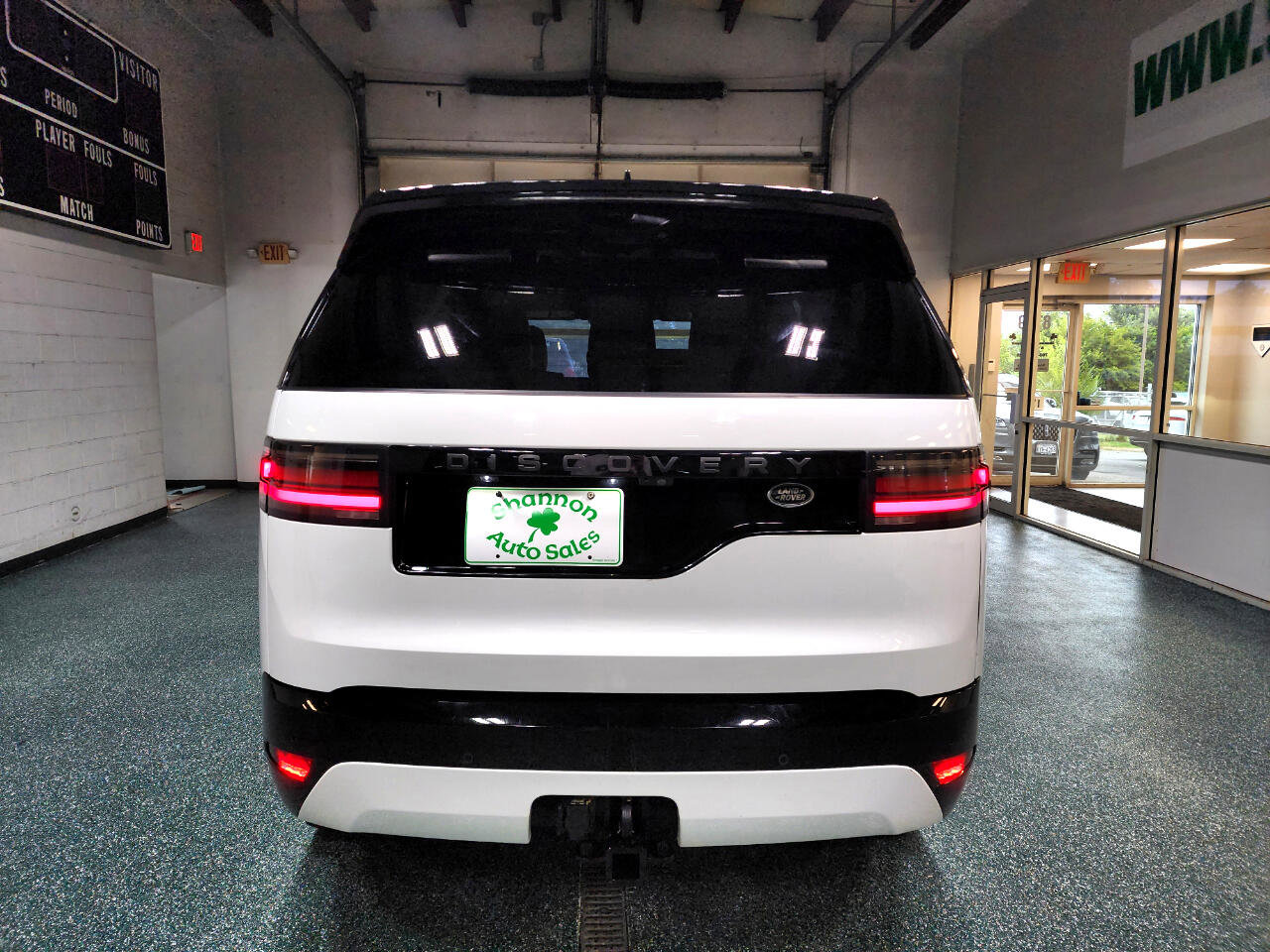 Used 2022 Land Rover Discovery S R-Dynamic image 8