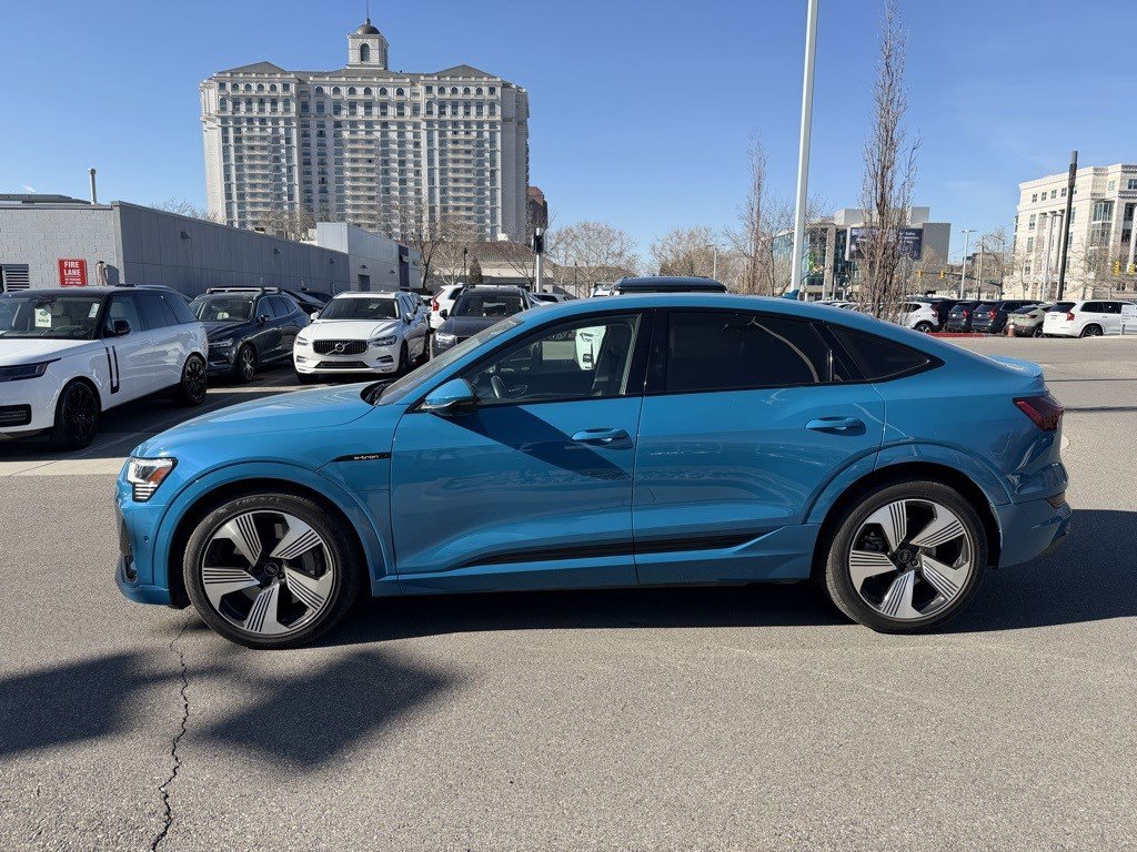 Used 2021 Audi e-tron Prestige w/ Prestige Package image 2