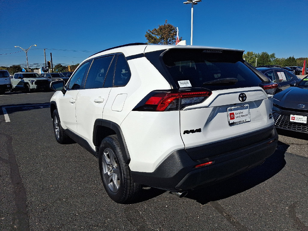 Certified 2022 Toyota RAV4 XLE AWD/4WD image 4