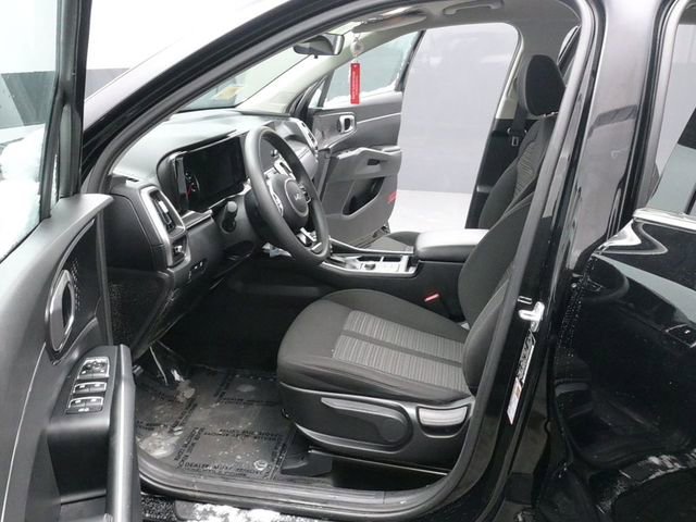 Used 2023 Kia Sorento LX image 18