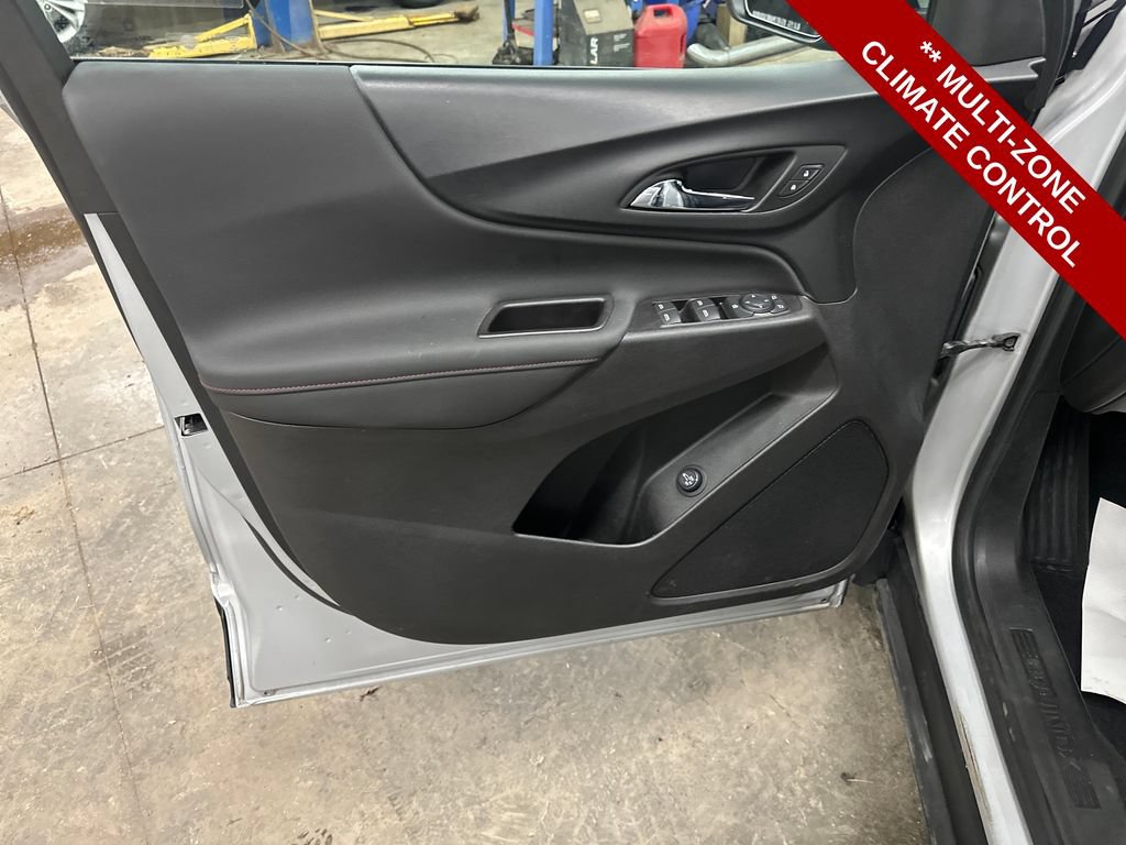 Used 2022 Chevrolet Equinox RS AWD/4WD image 12