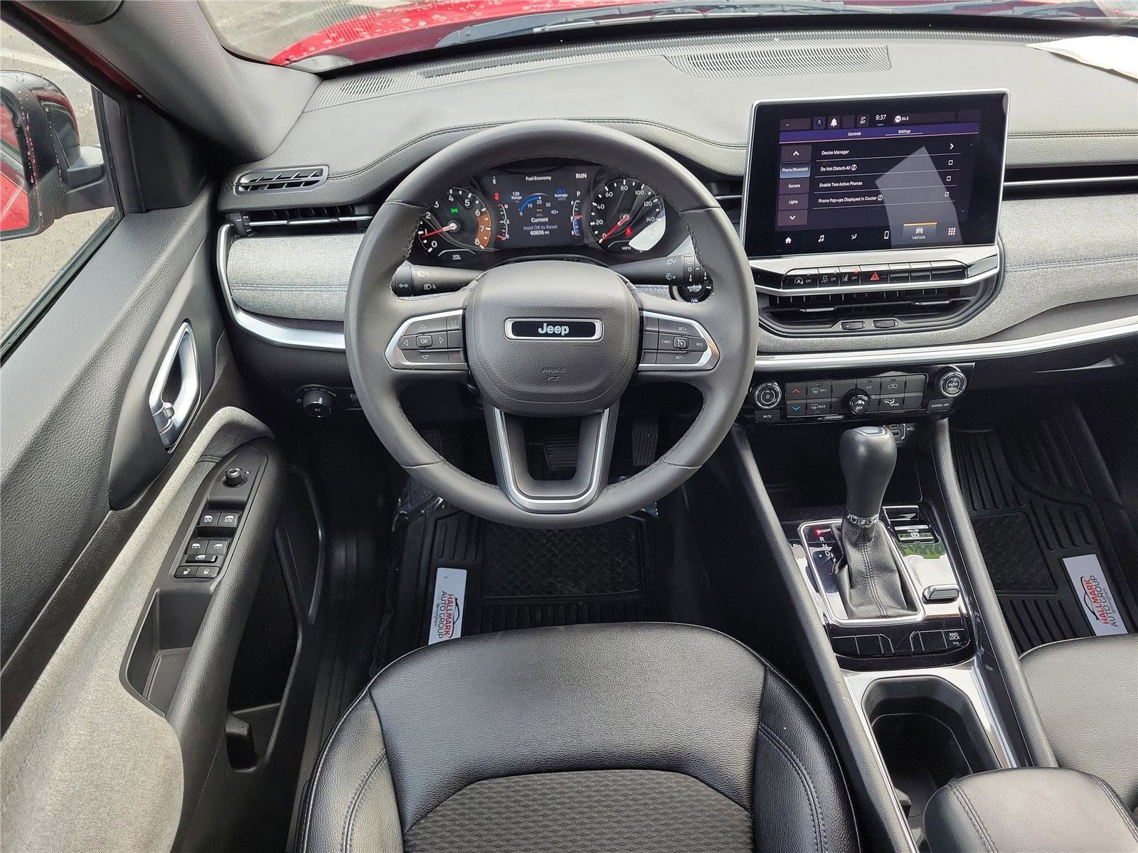 Used 2024 Jeep Compass Latitude AWD/4WD image 10