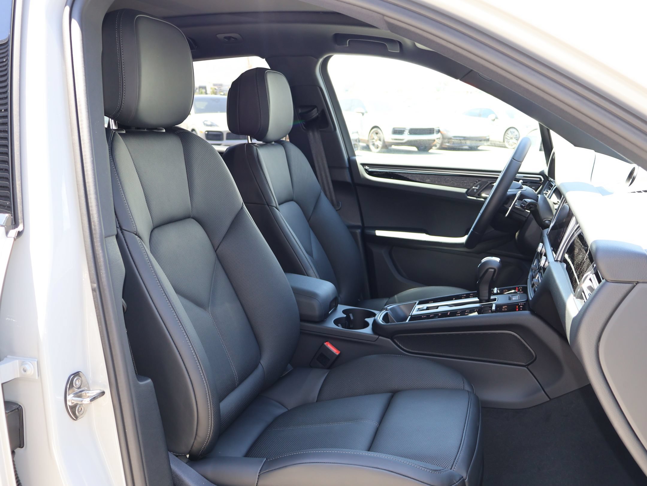 New 2026 Porsche Macan AWD/4WD image 26