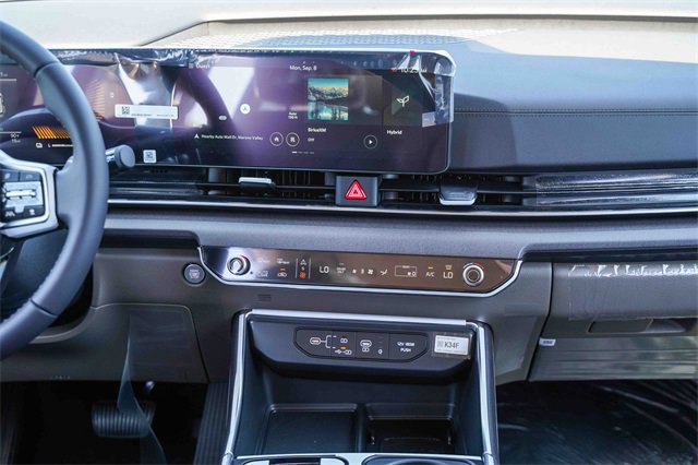 New 2026 Kia Carnival EX image 15