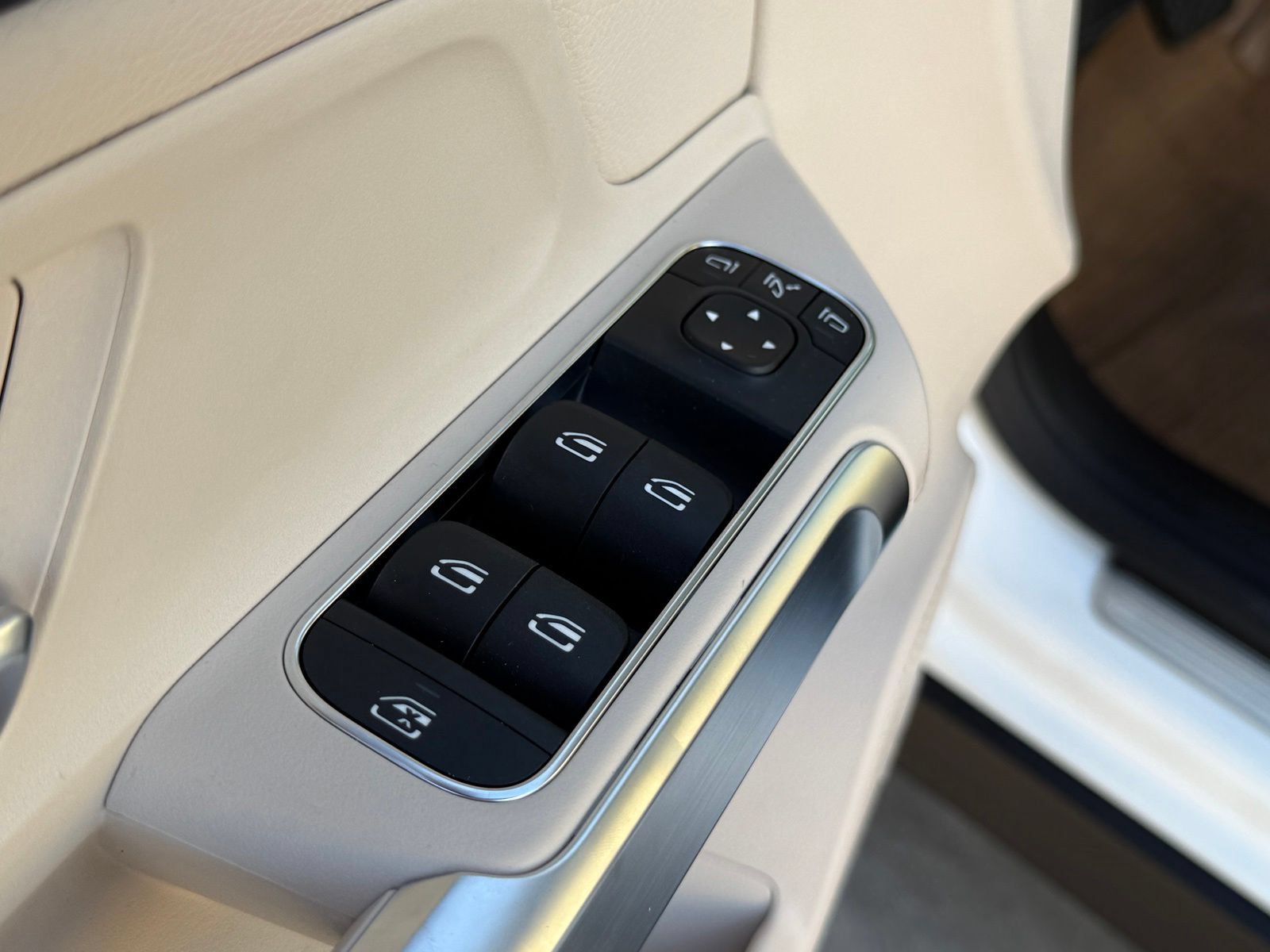 New 2026 Mercedes-Benz GLB 250 image 17