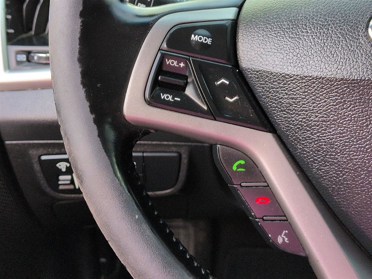 Used 2014 Hyundai Veloster w/ Style Package 02 FWD image 18
