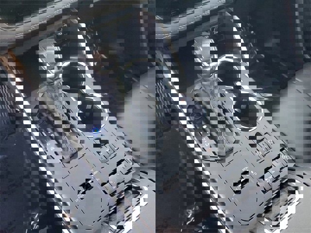 Used 2020 Toyota Highlander XLE image 29