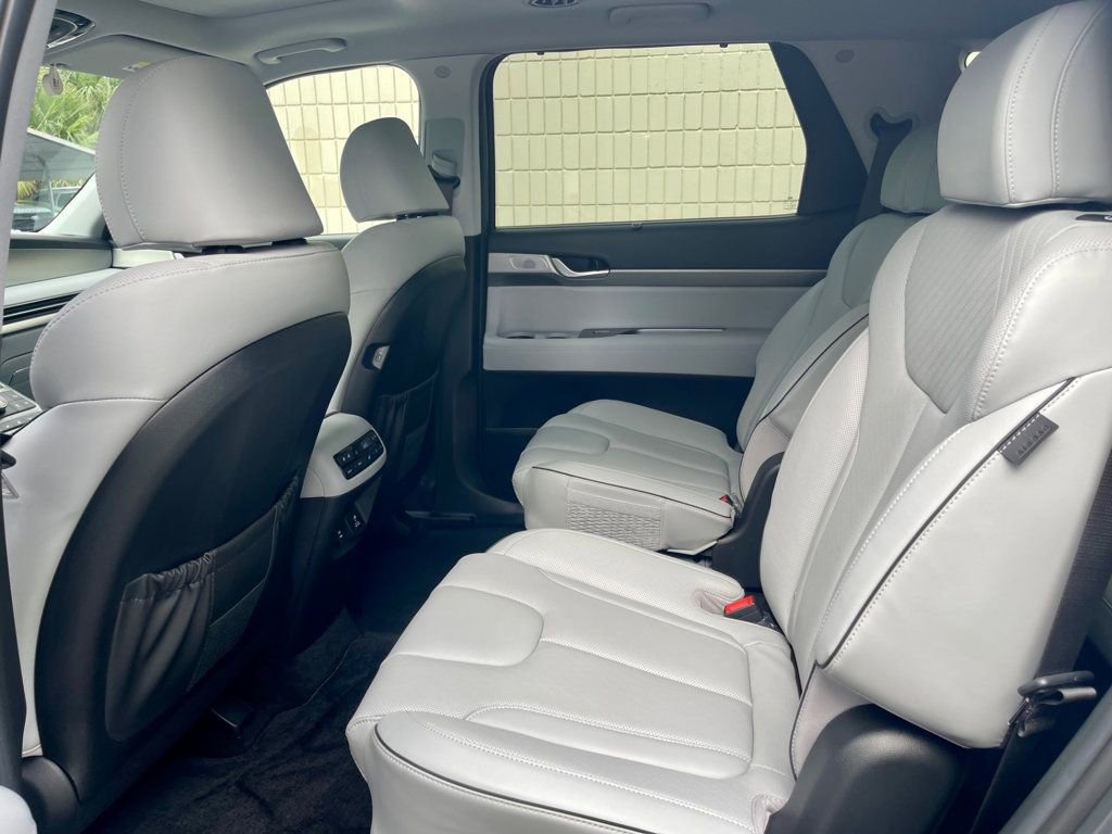 Used 2024 Hyundai Palisade SEL w/ Premium Package FWD image 11