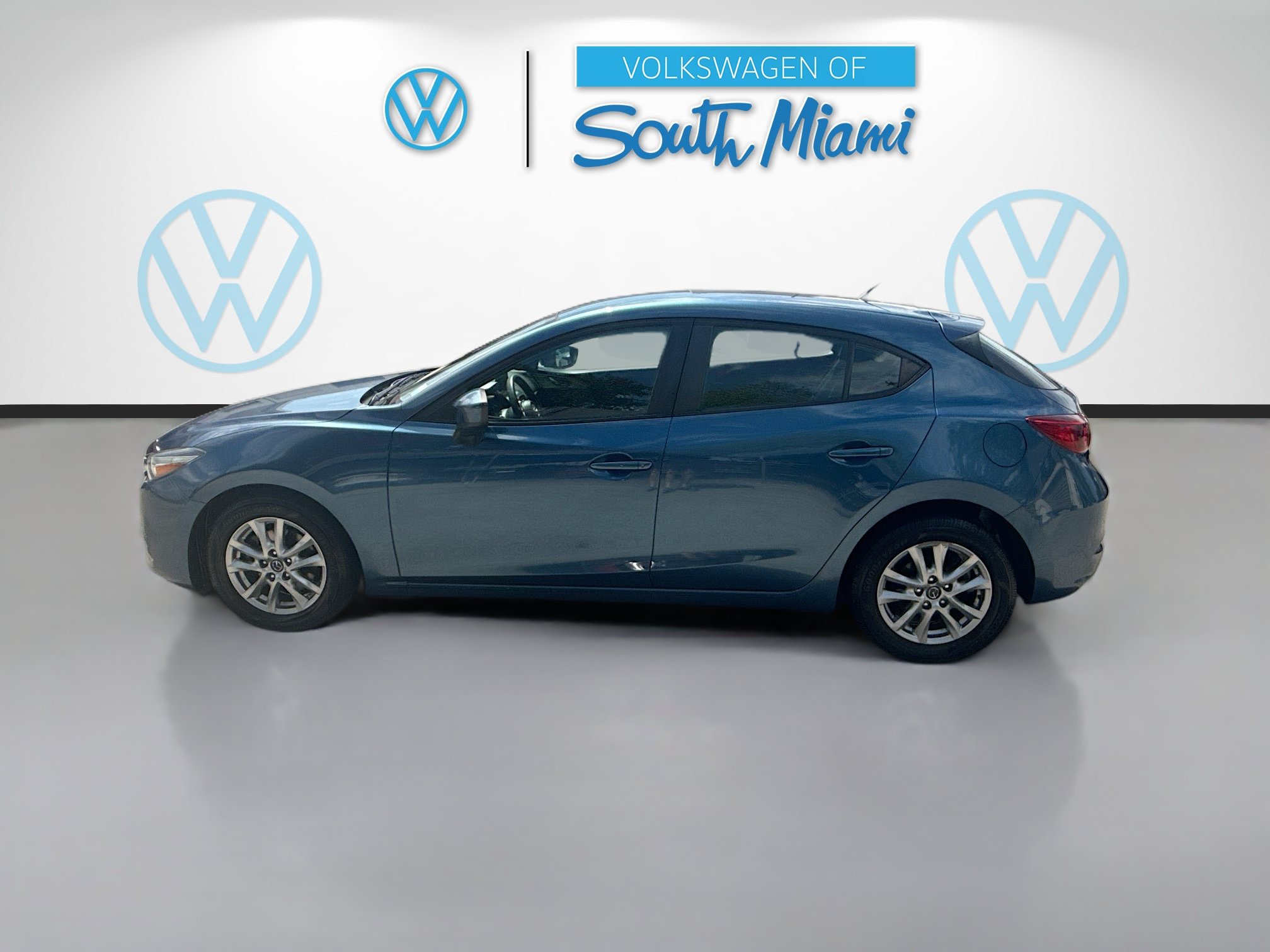 Used 2018 MAZDA MAZDA3 Sport FWD image 3