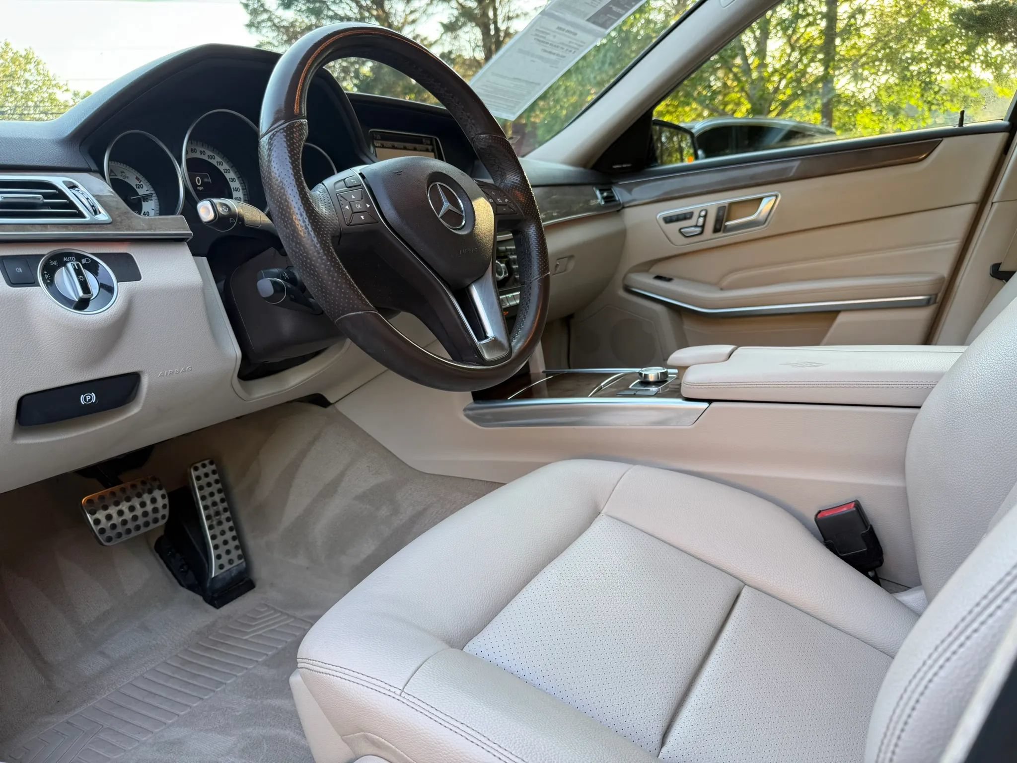 Used 2015 Mercedes-Benz E 350 Sedan image 26