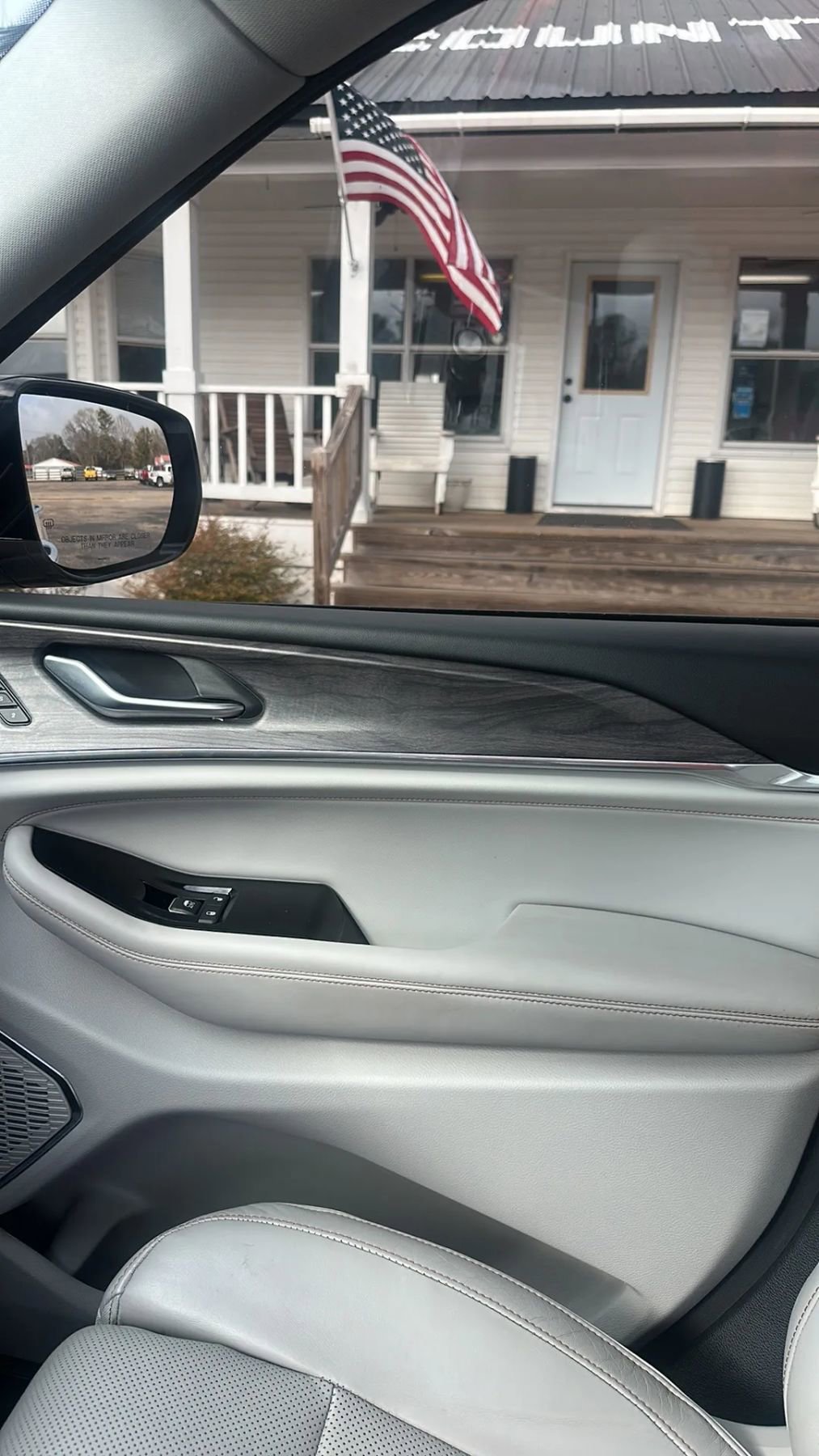 Used 2023 Jeep Grand Cherokee Overland w/ Adv Protech Group III image 18