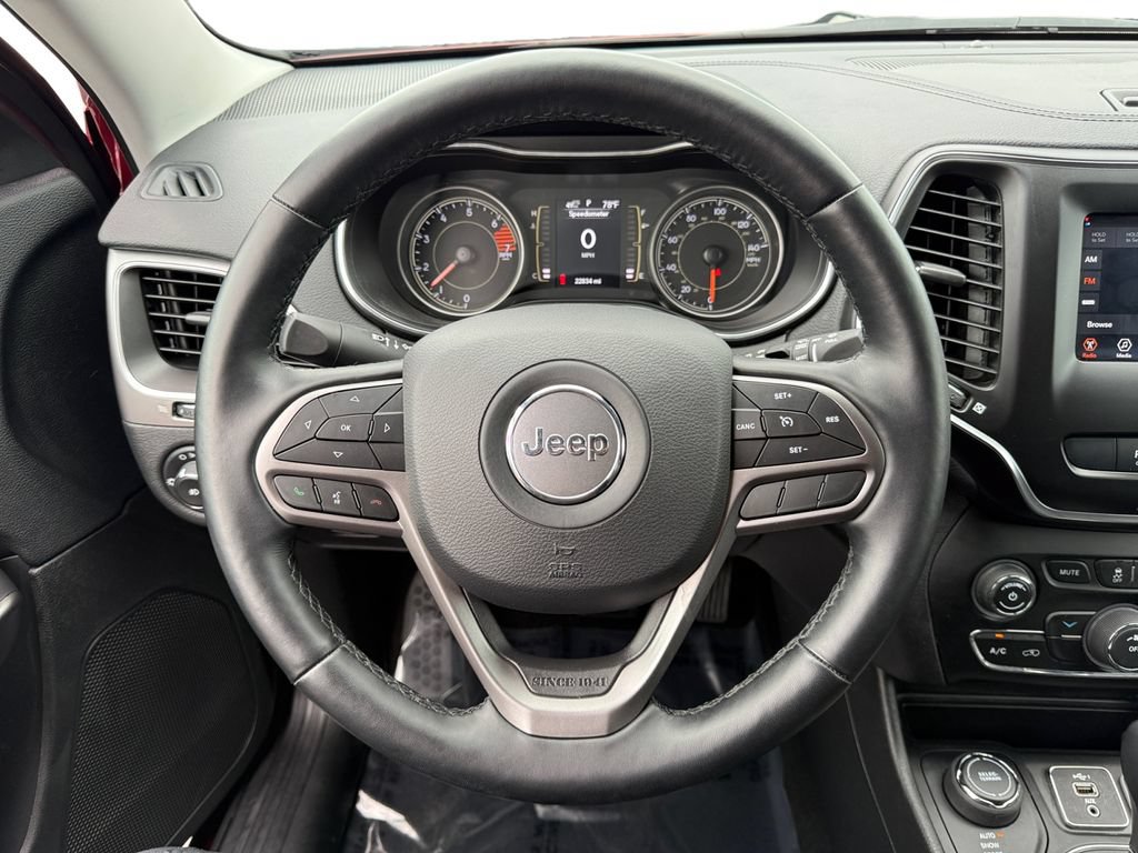 Used 2020 Jeep Cherokee Latitude Plus w/ Cold Weather Group AWD/4WD image 12