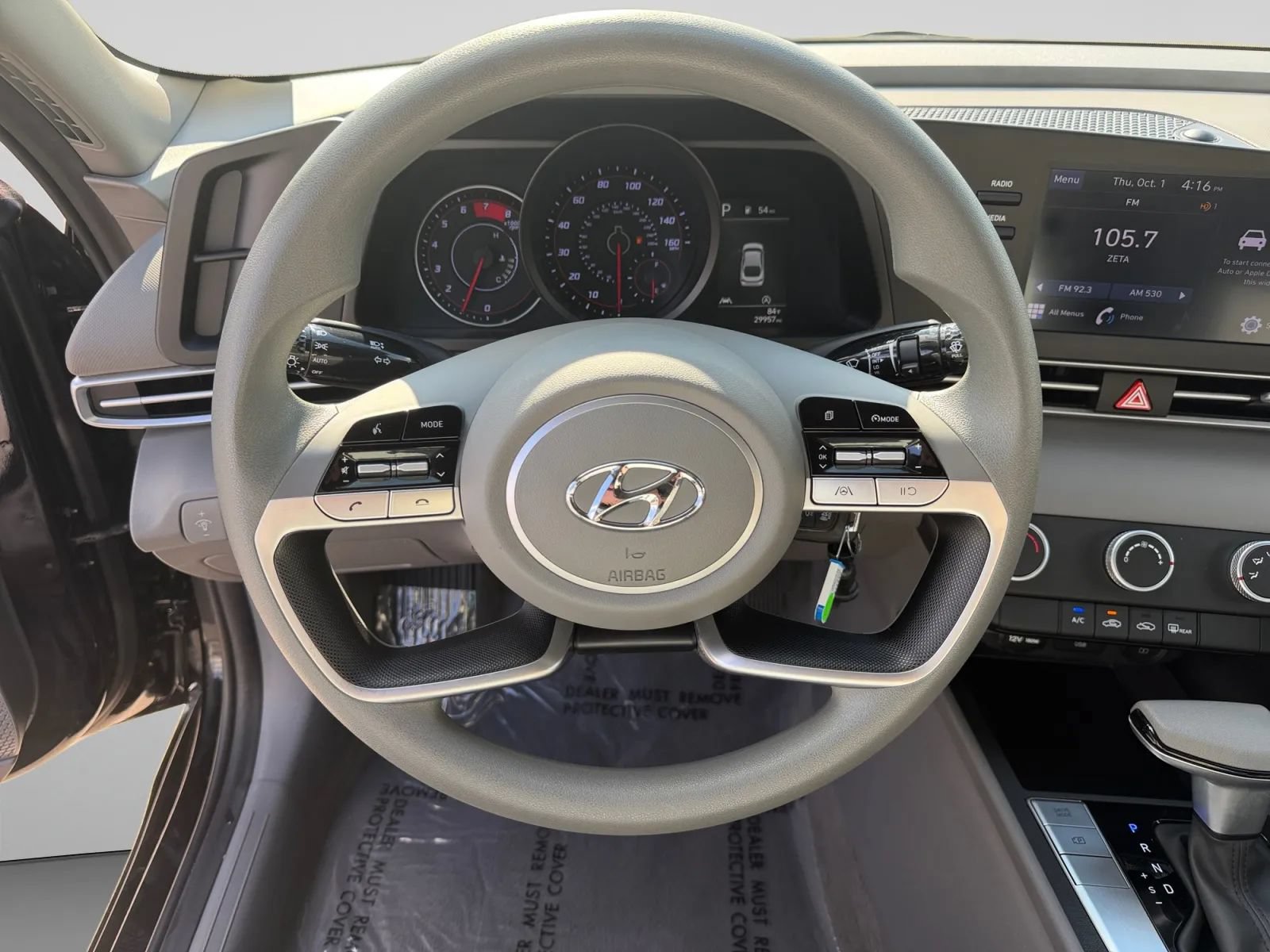Used 2023 Hyundai Elantra SE w/ Preferred Accessory Package FWD image 20